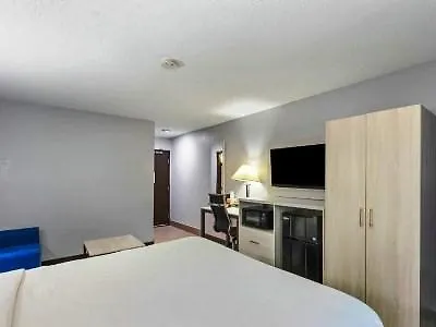 Hotel Days Inn By Wyndham Savannah Gateway I-95 Georgetown